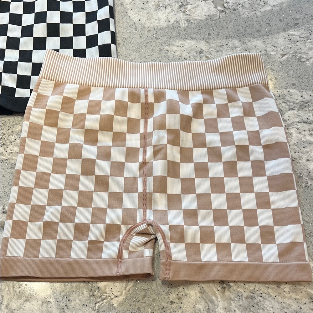 Kimberly Women's Tan Checkered Bike Shorts Size XL